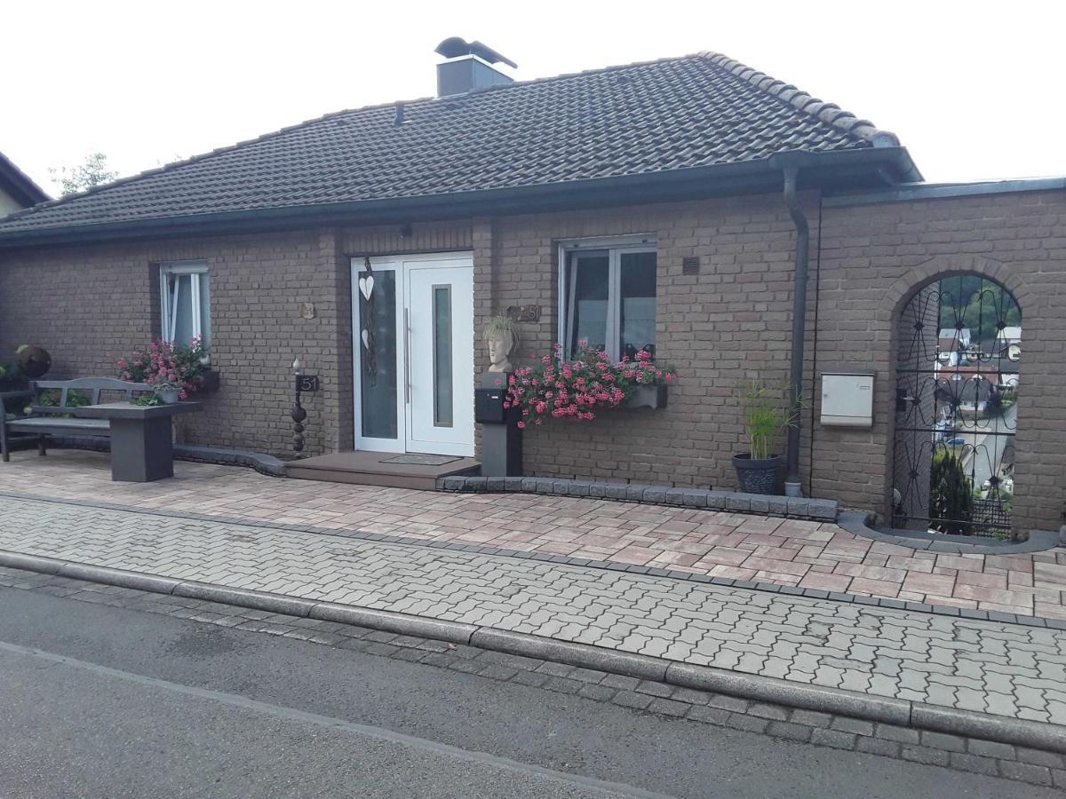 شقة Haus Sonnenblick Momlingen المظهر الخارجي الصورة